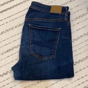 AE blue next level stretch skinny jeans in 8 standard